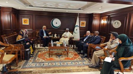 الأمين العام لمنظمة التعاون الإسلامي يشيد بجهود الملك المغربي في خدمة القضية الفلسطينية